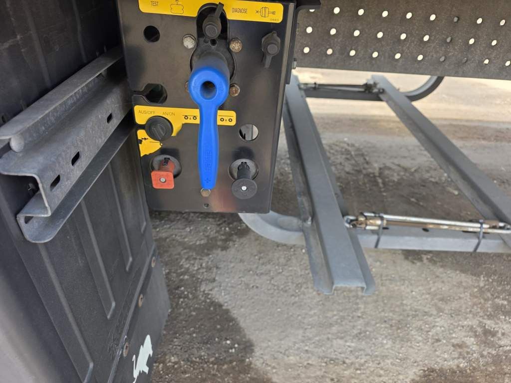 Fahrzeugabbildung Schmitz Cargobull Tiefkühler, Doppelstock, Diesel/ Strom