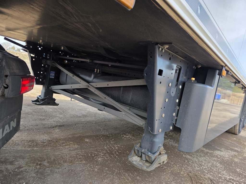 Fahrzeugabbildung Schmitz Cargobull Tiefkühler, Doppelstock, Diesel/ Strom