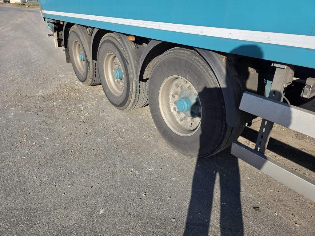 Fahrzeugabbildung Knapen Schubboden 65 cbm, Lift, sauberes Fahrzeug