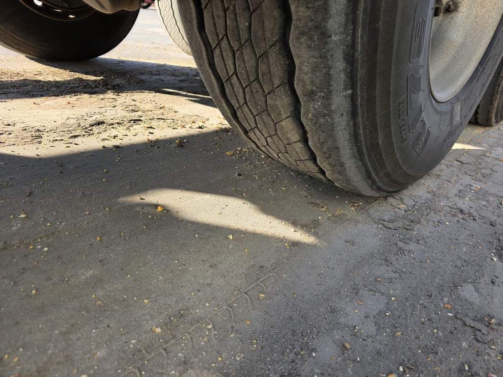 Fahrzeugabbildung Knapen Schubboden 65 cbm, Lift, sauberes Fahrzeug