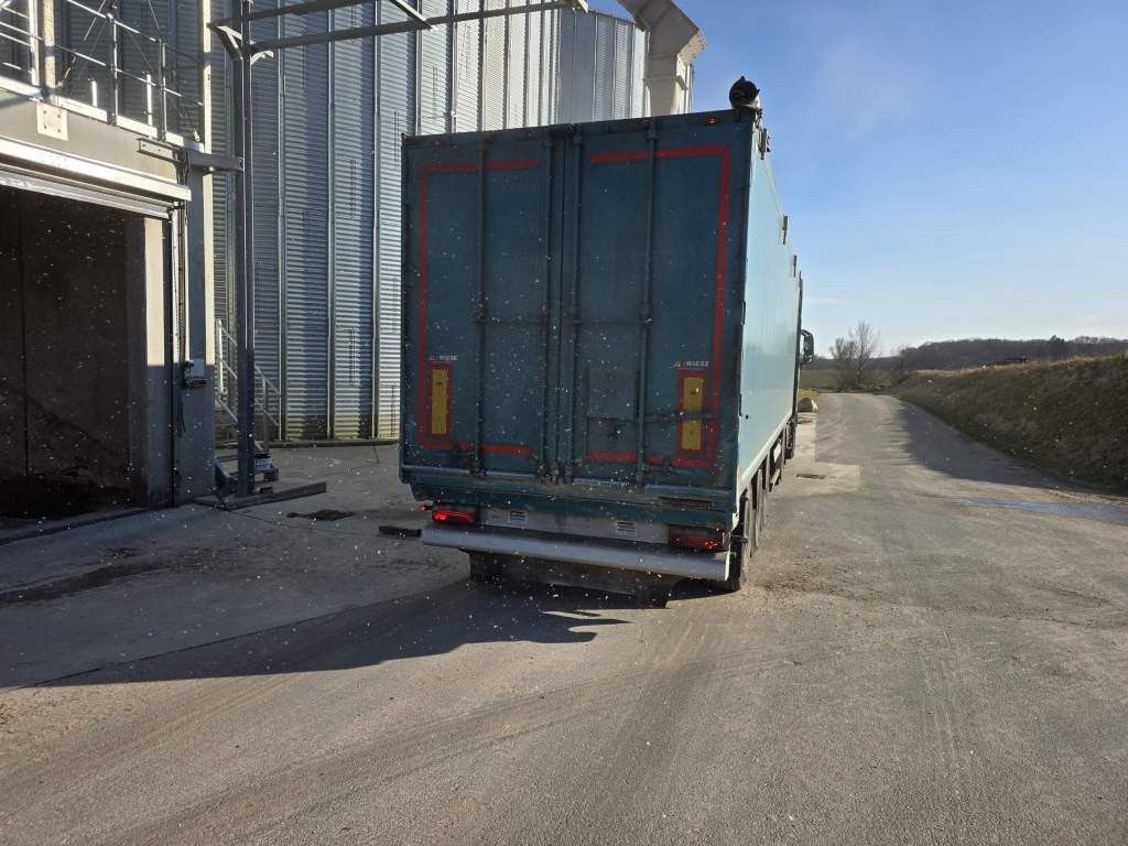 Fahrzeugabbildung Knapen Schubboden 65 cbm, Lift, sauberes Fahrzeug