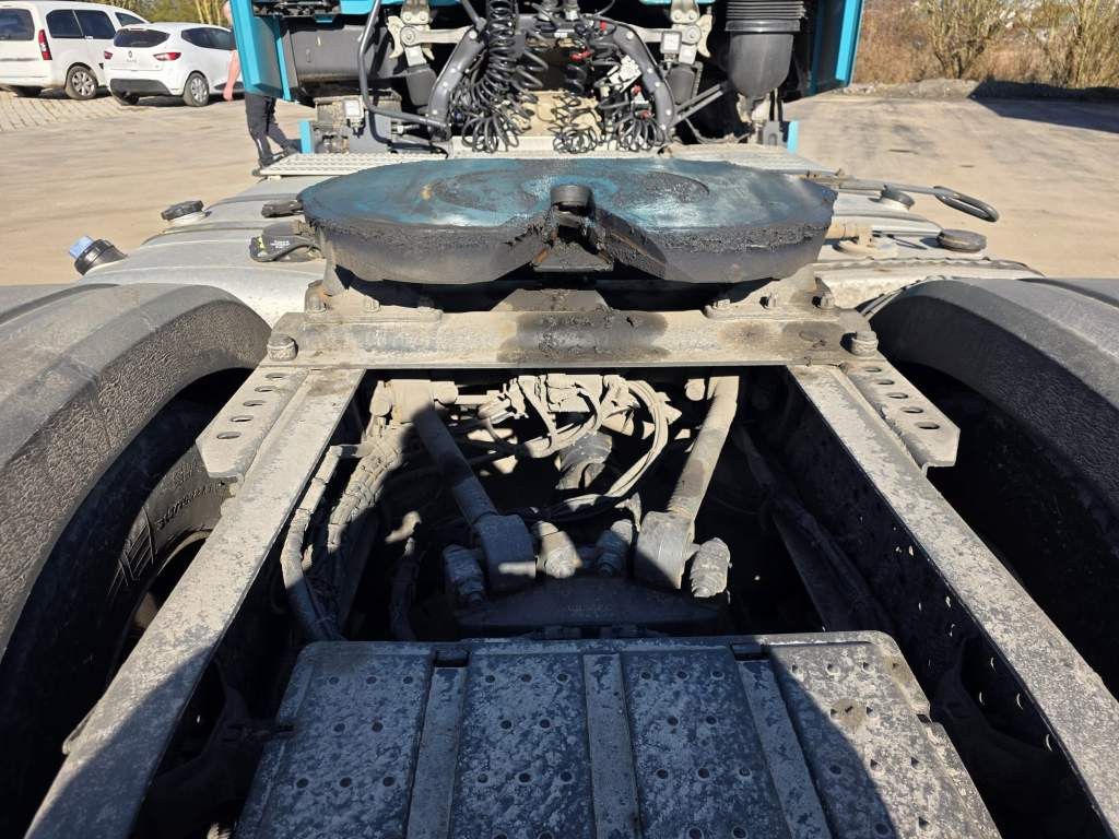 Fahrzeugabbildung Mercedes-Benz 1853 Giga Space, 2 Kreis-Hydraulik, 2 Tanks