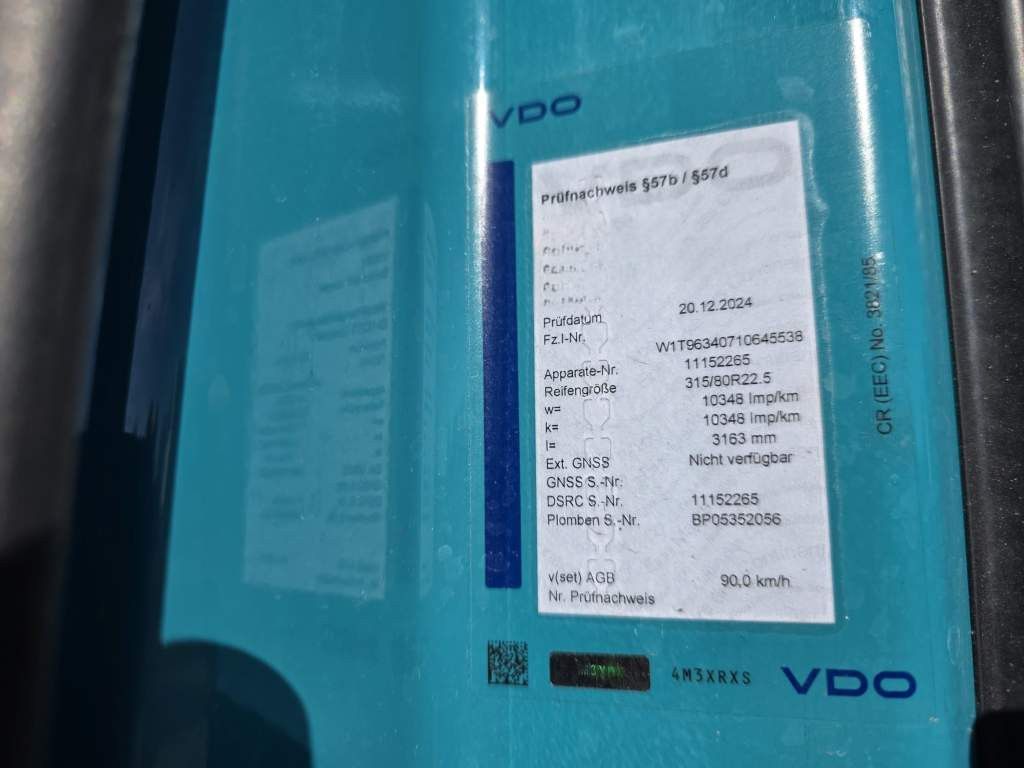 Fahrzeugabbildung Mercedes-Benz 1853 Giga Space, 2 Kreis-Hydraulik, 2 Tanks