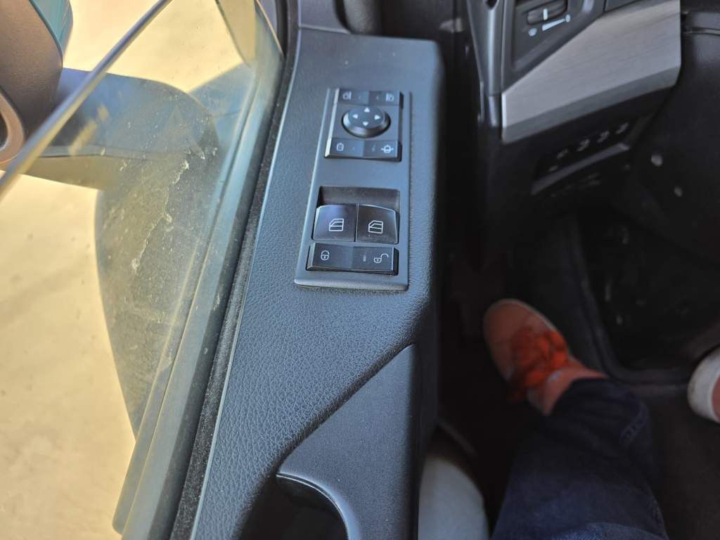 Fahrzeugabbildung Mercedes-Benz 1853 Giga Space, 2 Kreis-Hydraulik, 2 Tanks