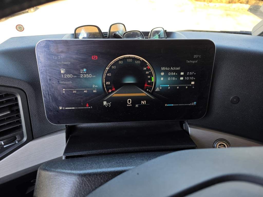 Fahrzeugabbildung Mercedes-Benz 1853 Giga Space, 2 Kreis-Hydraulik, 2 Tanks