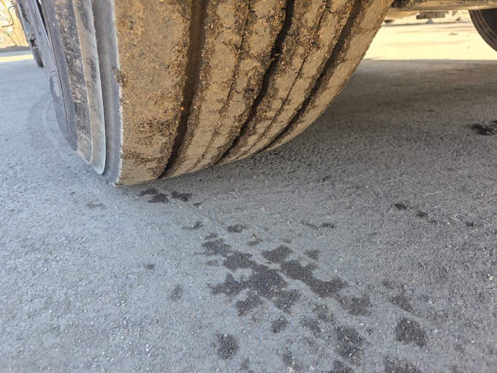 Fahrzeugabbildung Mercedes-Benz 1853 Giga Space, 2 Kreis-Hydraulik, 2 Tanks