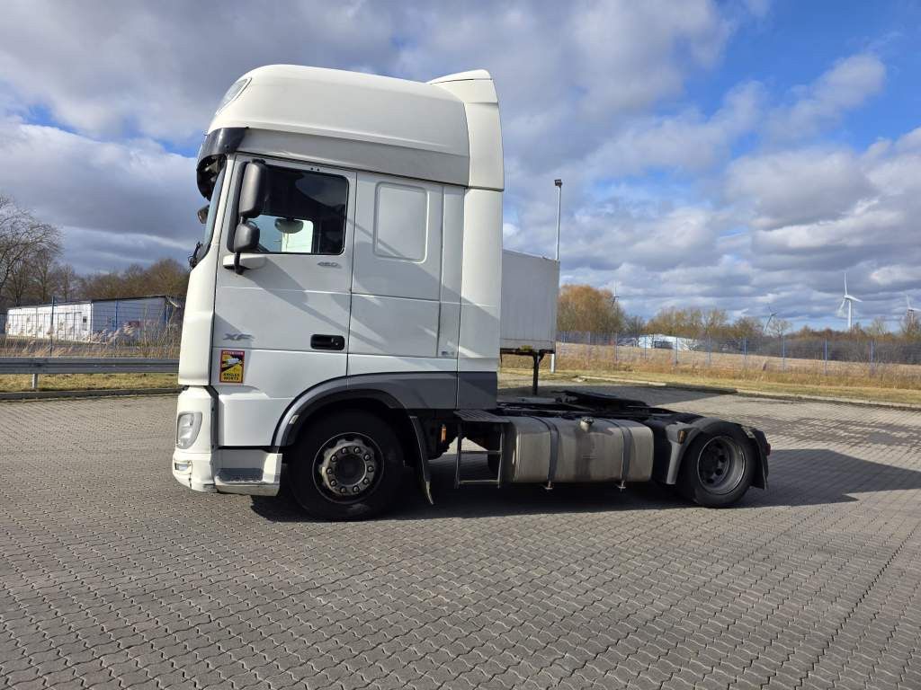 Fahrzeugabbildung DAF XF 450 LL SSC, Feuerlöschkästen, Standklima