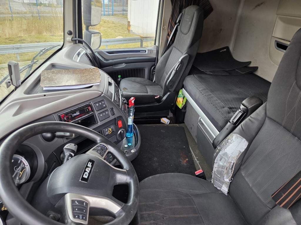 Fahrzeugabbildung DAF XF 450 LL SSC, Standklima, Feuerlöschkästen