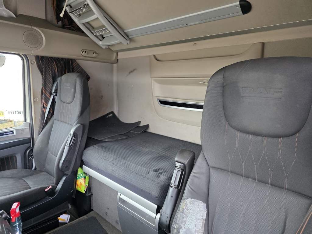 Fahrzeugabbildung DAF XF 450 LL SSC, Standklima, Feuerlöschkästen