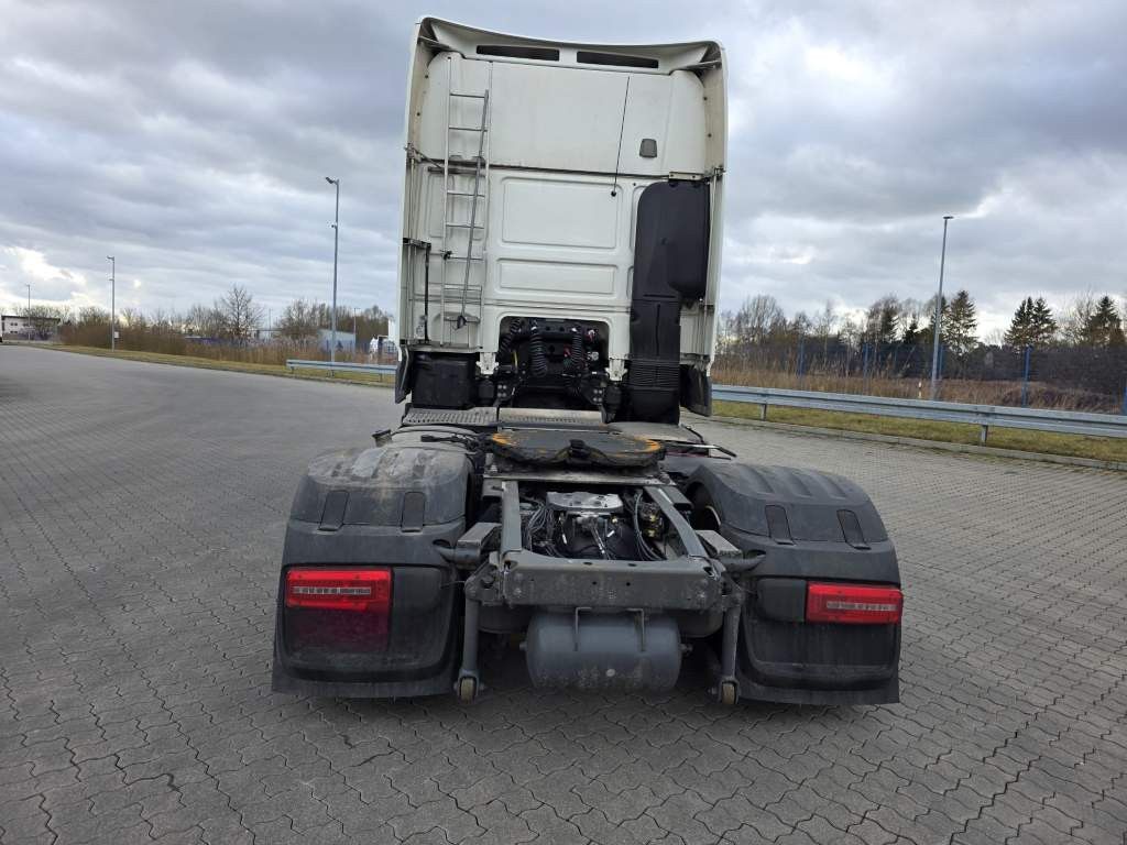 Fahrzeugabbildung DAF XF 450 LL SSC, Standklima, Feuerlöschkästen