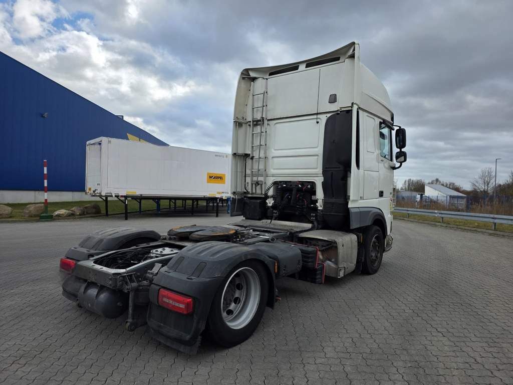 Fahrzeugabbildung DAF XF 450 LL SSC, Standklima, Feuerlöschkästen