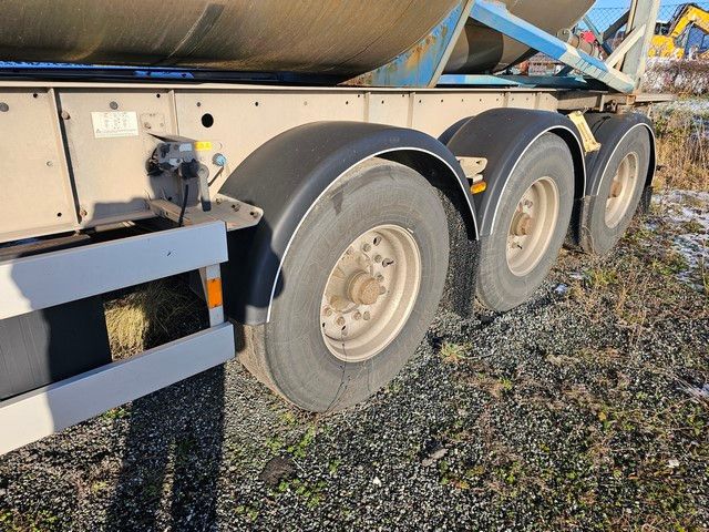 Fahrzeugabbildung Vanhool Tankchassis + Tankcontainer,363.054 Km