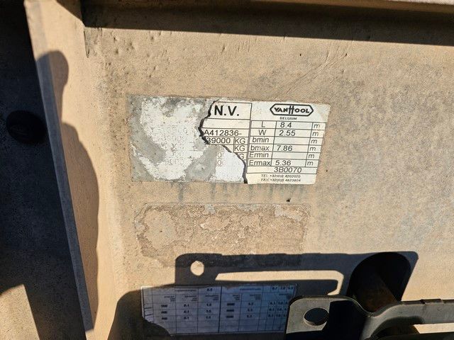 Fahrzeugabbildung Vanhool Tankchassis mit Tankcontainer