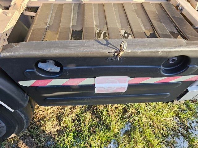 Fahrzeugabbildung Vanhool Tankchassis mit Tankcontainer