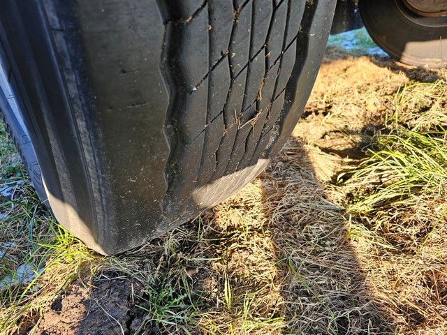 Fahrzeugabbildung Vanhool Tankchassis mit Tankcontainer