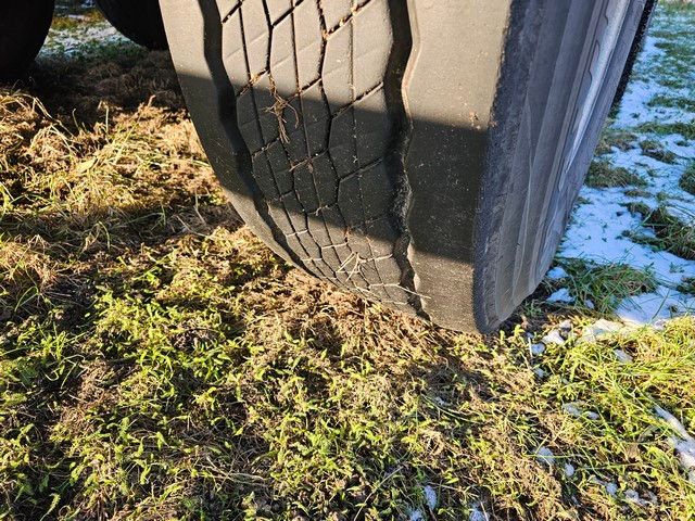 Fahrzeugabbildung Vanhool Tankchassis mit Tankcontainer