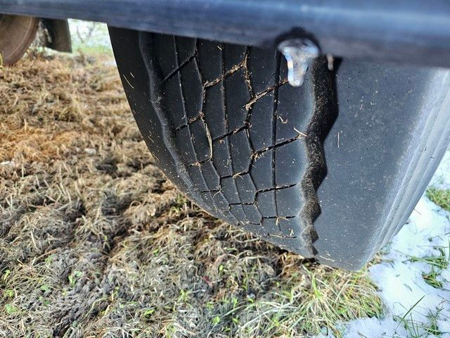 Fahrzeugabbildung Vanhool Tankchassis mit Tankcontainer