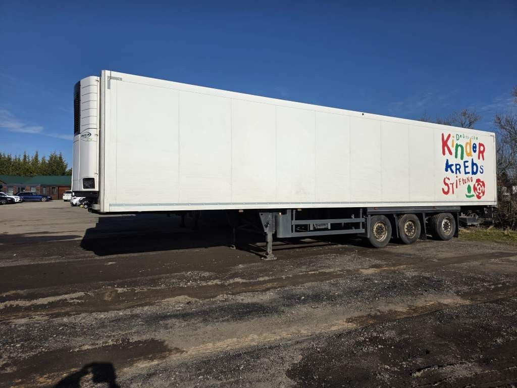 Fahrzeugabbildung Schmitz Cargobull Carrier 1950 MT,2 Kammern mit Tor,Ladebordw.3 To