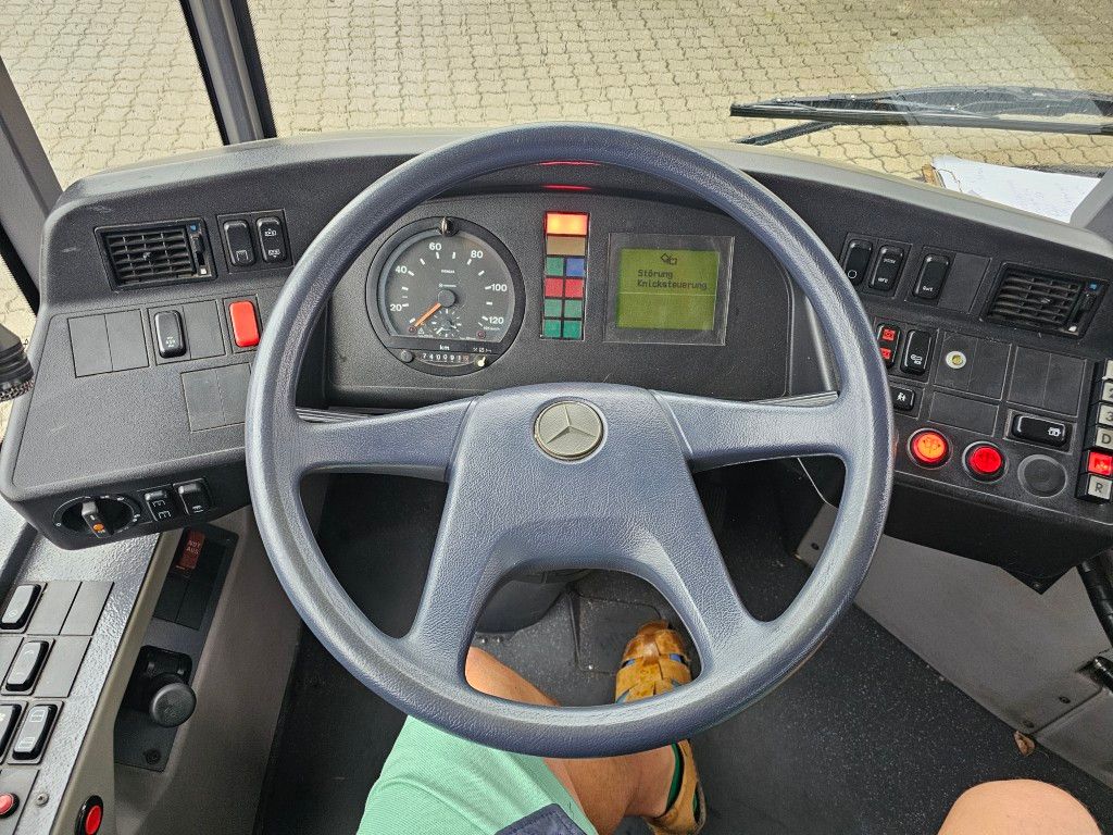 Fahrzeugabbildung Mercedes-Benz O 530 G, Gelenkbus, 3 Achser, Retarder