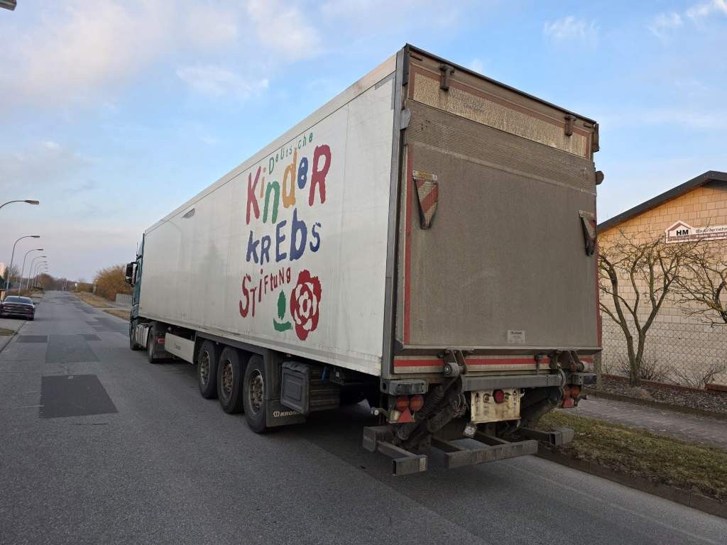 Fahrzeugabbildung Krone Tiefkühler, Carrier Vector 1550, 2 x Liftachse