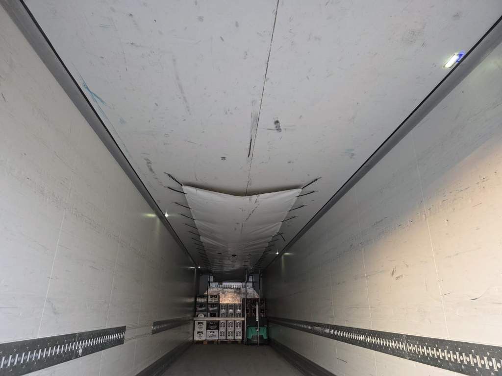 Fahrzeugabbildung Krone Tiefkühler, Carrier Vector 1550, 2 x Liftachse