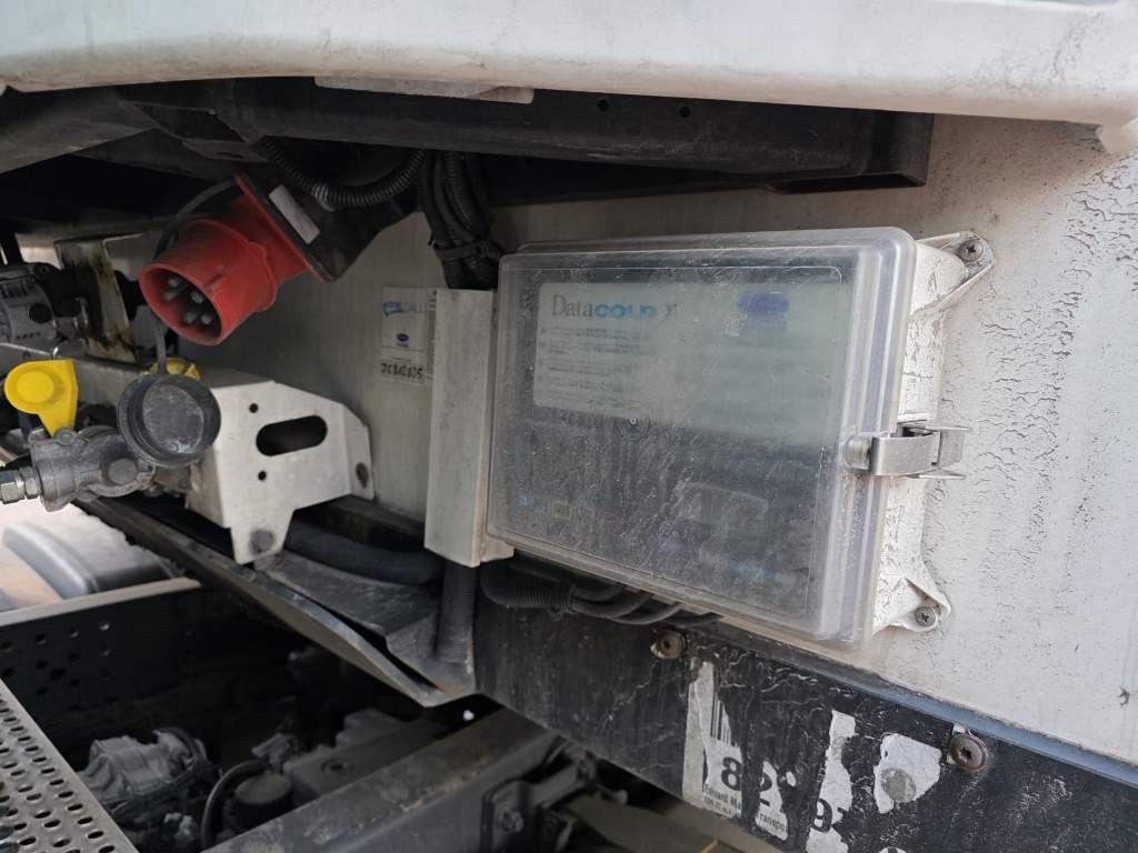 Fahrzeugabbildung Krone Tiefkühler, Carrier Vector 1550, 2 x Liftachse