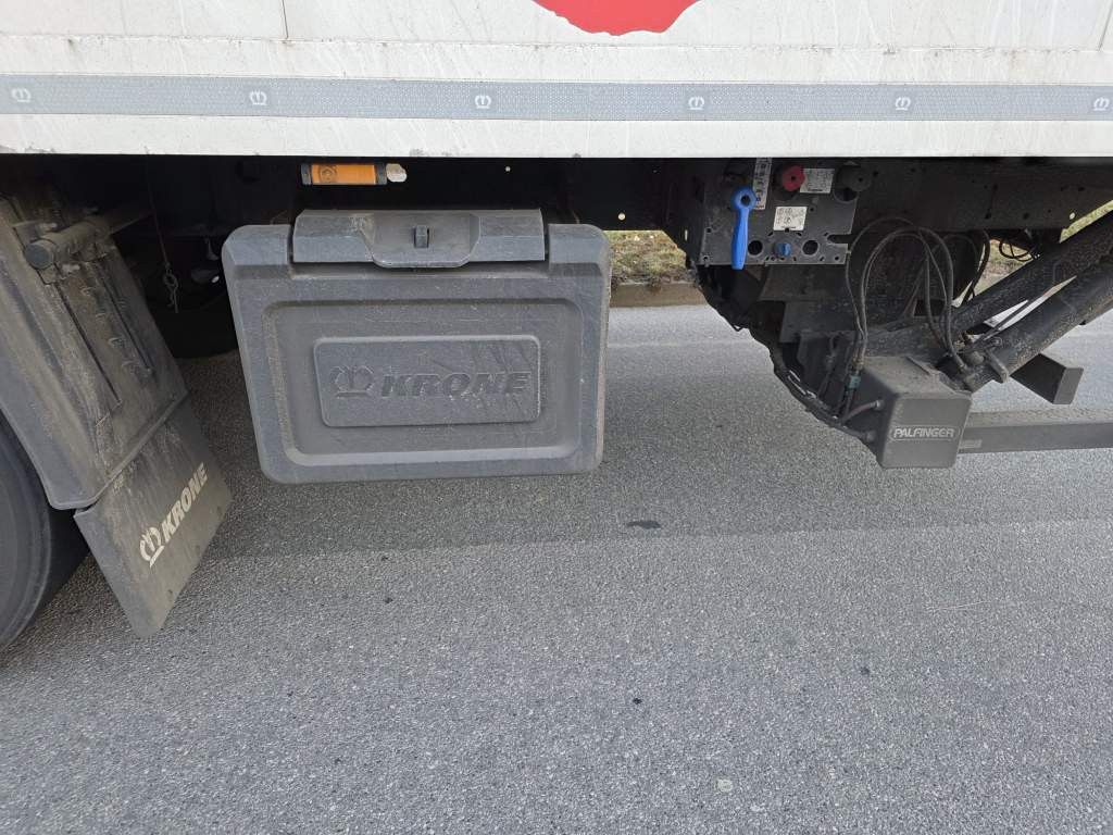 Fahrzeugabbildung Krone Tiefkühler, Carrier Vector 1550, 2 x Liftachse