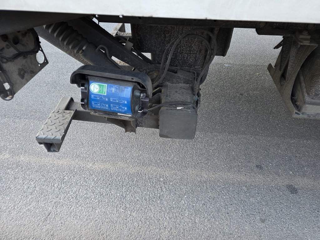 Fahrzeugabbildung Krone Tiefkühler, Carrier Vector 1550, 2 x Liftachse