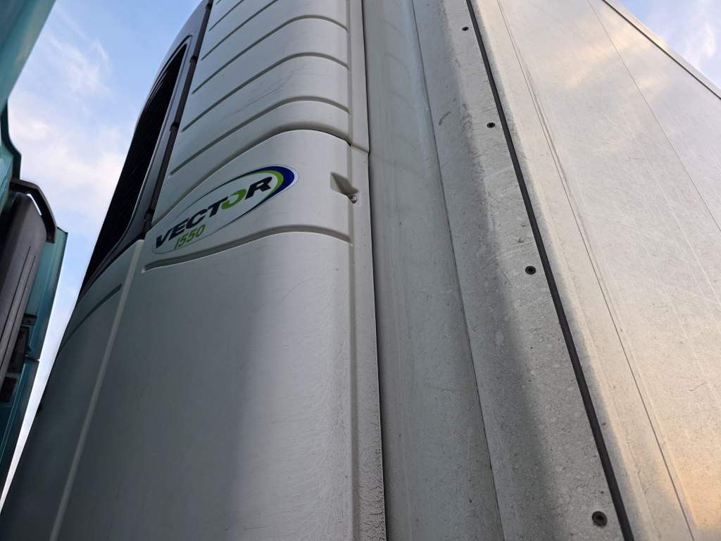 Fahrzeugabbildung Krone Tiefkühler, Carrier Vector 1550, 2 x Liftachse