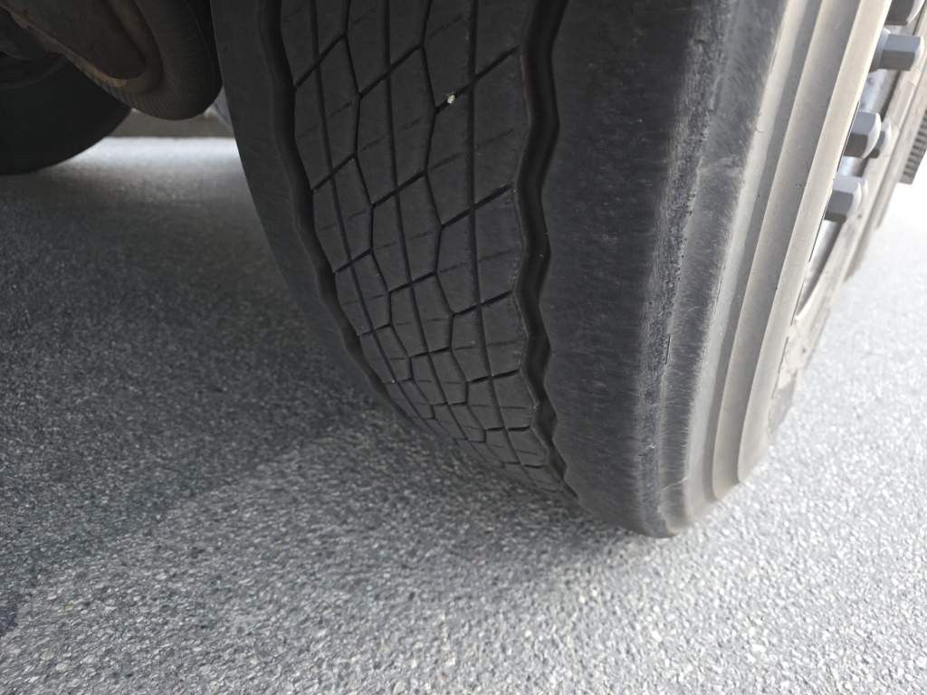 Fahrzeugabbildung Krone Tiefkühler, Carrier Vector 1550, 2 x Liftachse