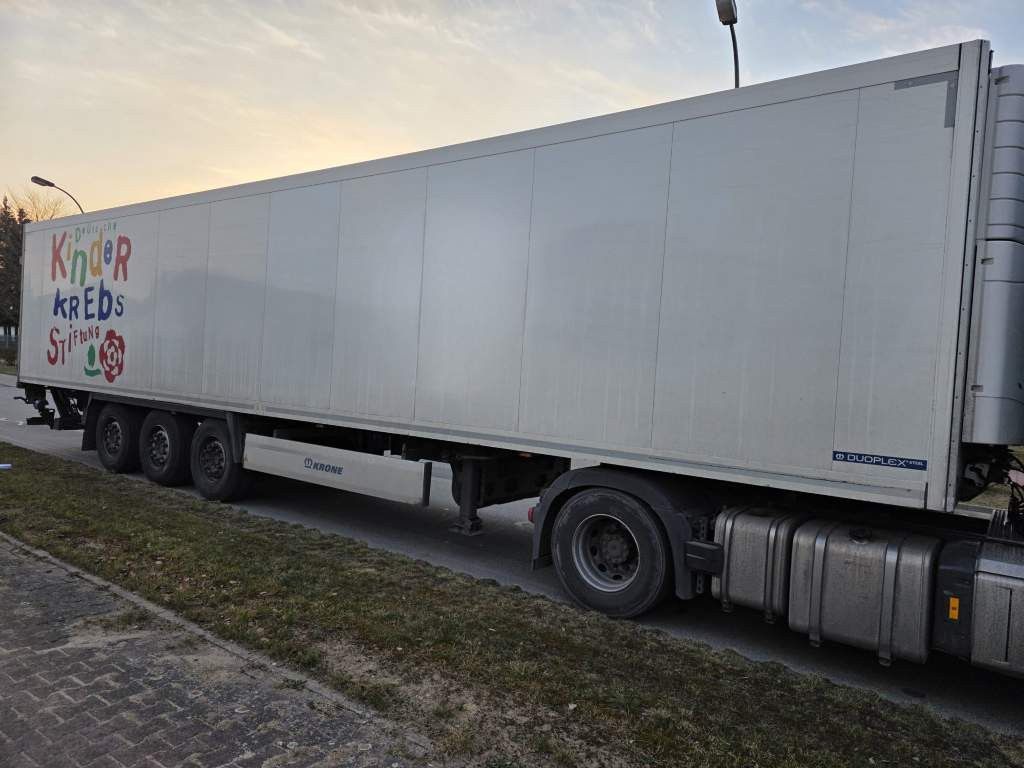 Fahrzeugabbildung Krone Tiefkühler, Carrier Vector 1550, 2 x Liftachse