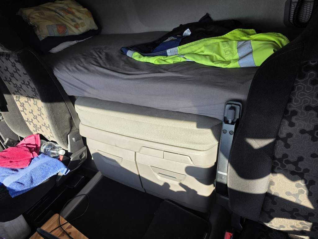 Fahrzeugabbildung Scania R410, Retrader, 2 Kreis-Hydraulik, Retarder