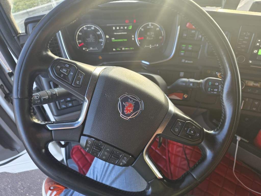 Fahrzeugabbildung Scania R450, Retarder, Kipphydr., ALCOA LM