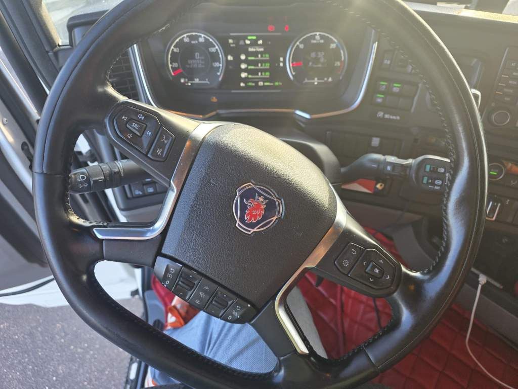 Fahrzeugabbildung Scania R450, Retarder, Kipphydr., ALCOA LM