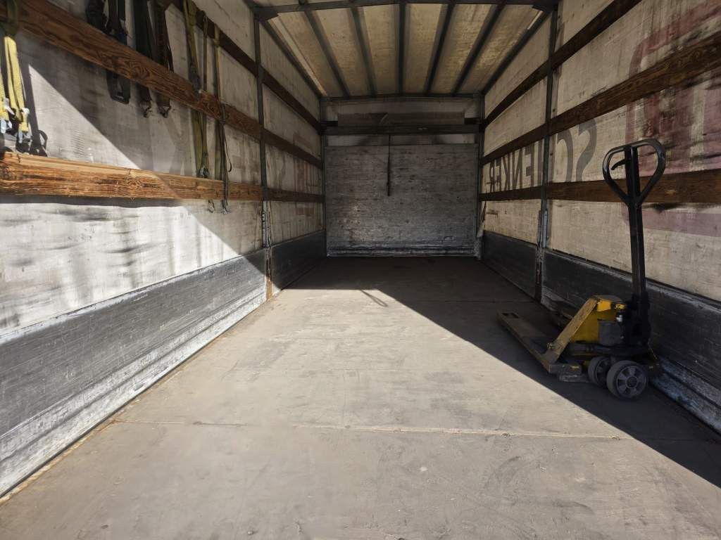 Fahrzeugabbildung Iveco 120E25 Pritsche&Plane,Ladebordwand 1,5 To