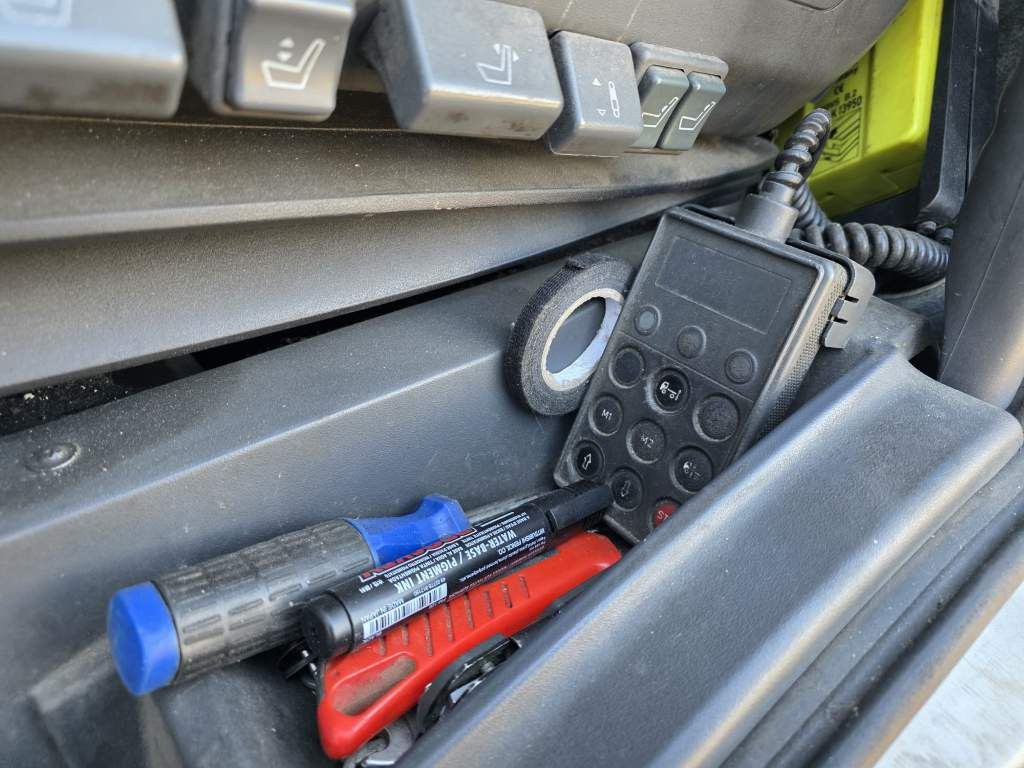 Fahrzeugabbildung Iveco 120E25 Pritsche&Plane,Ladebordwand 1,5 To