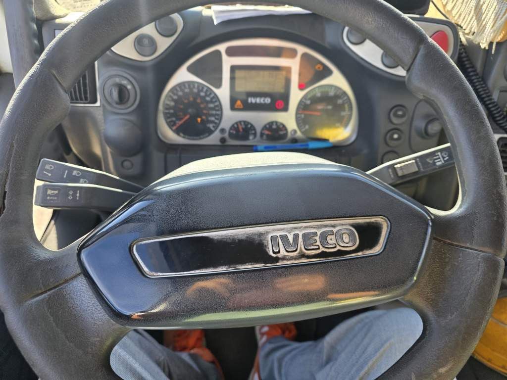 Fahrzeugabbildung Iveco 120E25 Pritsche&Plane,Ladebordwand 1,5 To