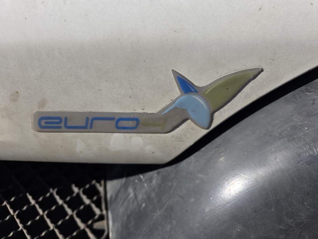 Fahrzeugabbildung Iveco 120E25 Pritsche&Plane,Ladebordwand 1,5 To