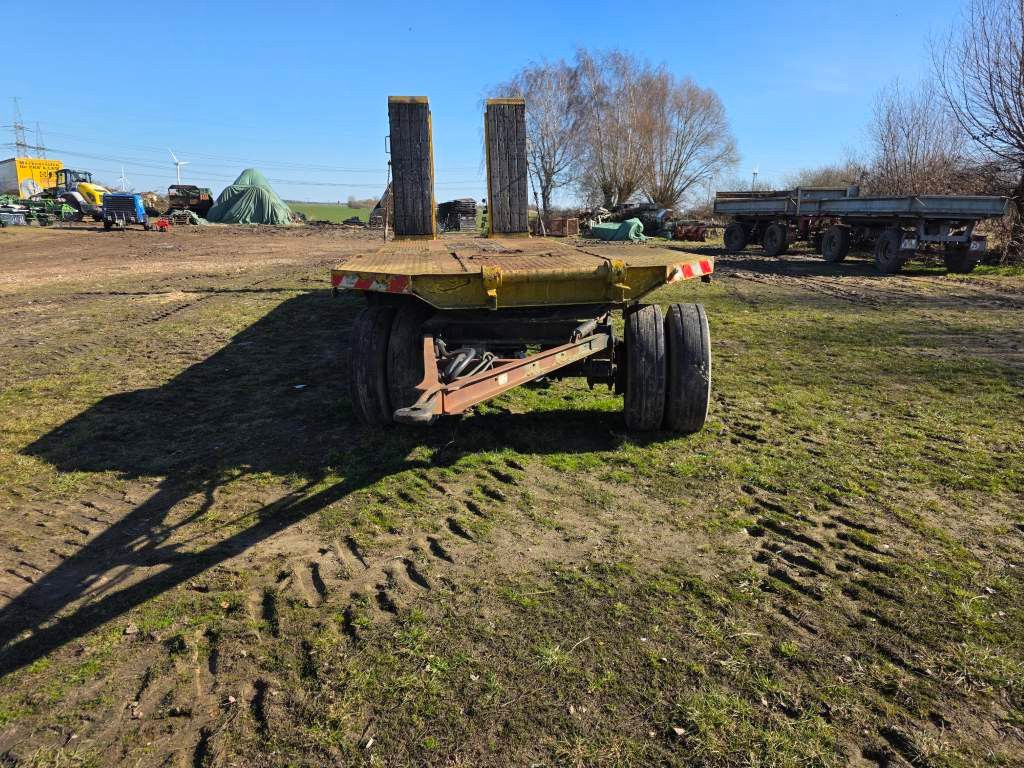 Fahrzeugabbildung Langendorf Tieflader mit Radmulden 3 Achser, Kettenkasten
