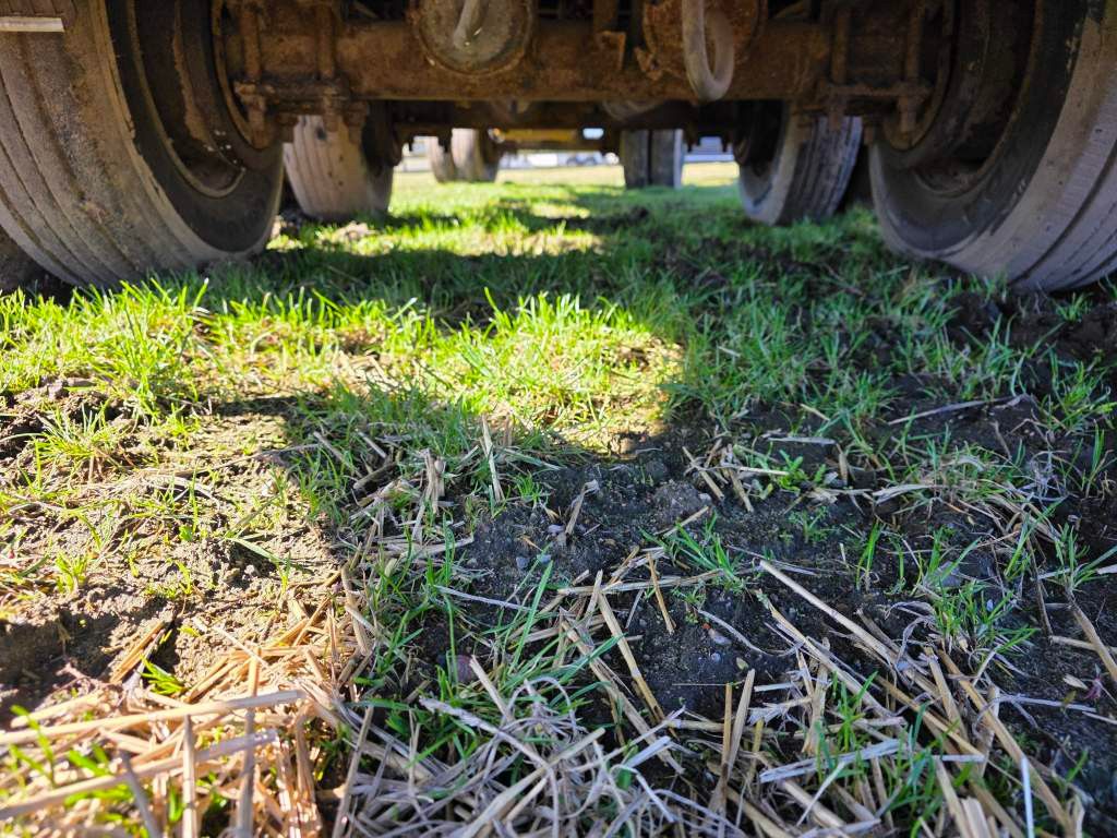 Fahrzeugabbildung Langendorf Tieflader mit Radmulden 3 Achser, Kettenkasten