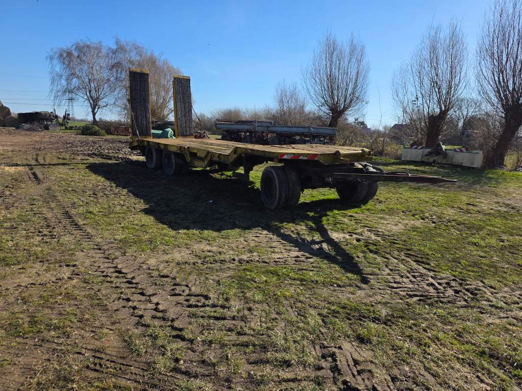 Fahrzeugabbildung Langendorf Tieflader mit Radmulden 3 Achser, Kettenkasten