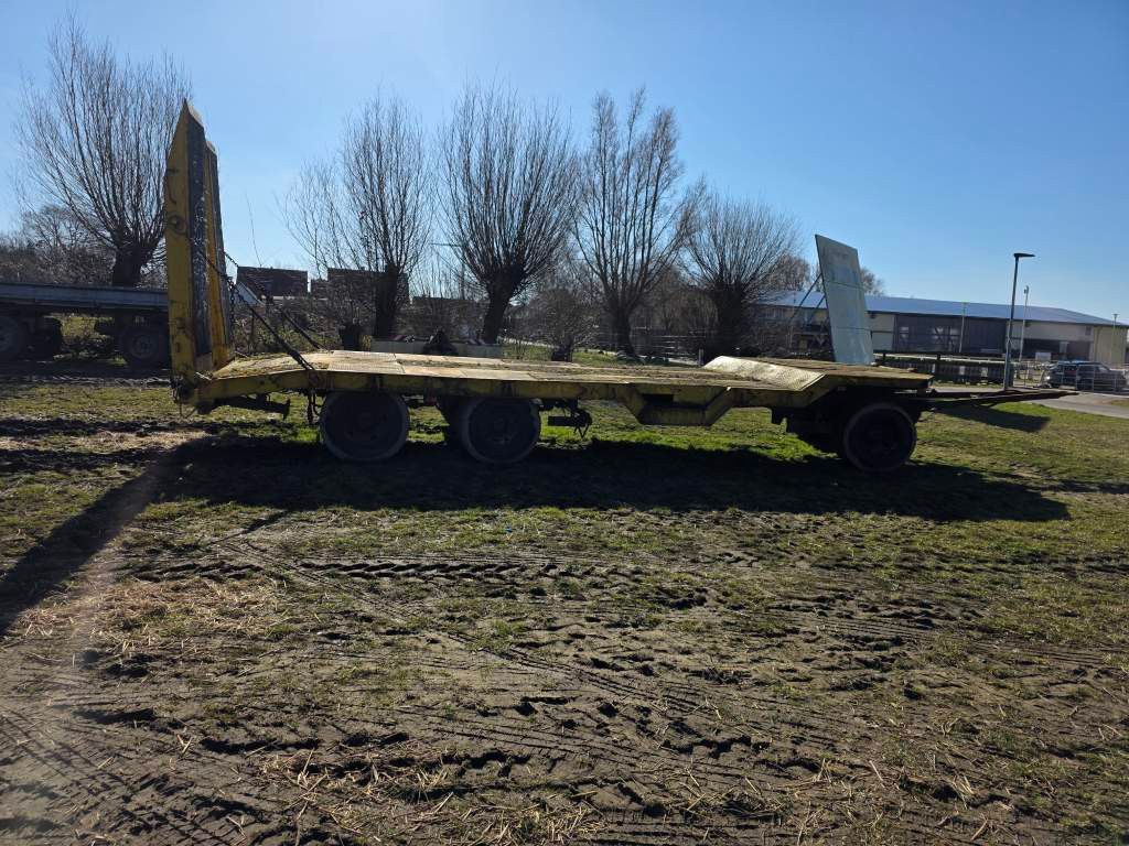 Fahrzeugabbildung Langendorf Tieflader mit Radmulden 3 Achser, Kettenkasten