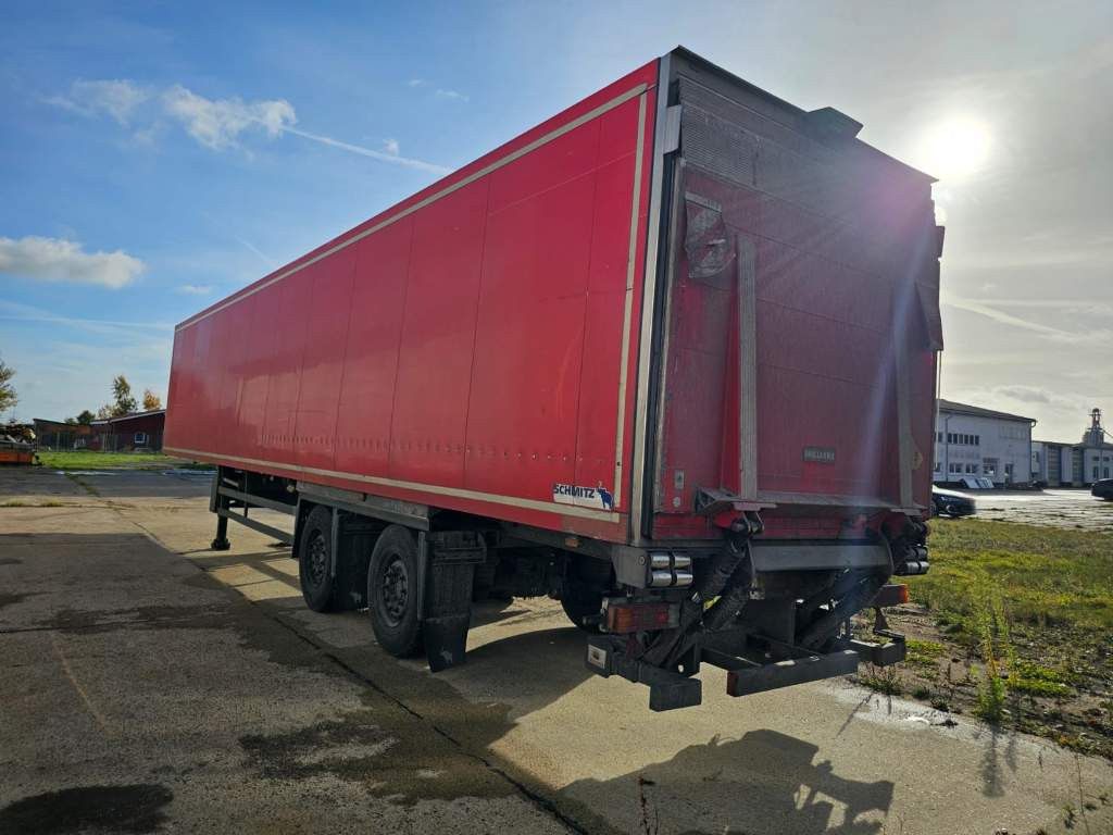 Fahrzeugabbildung Schmitz Cargobull Tiefkühler City, 2. Achse drehbar, Carrier 1550