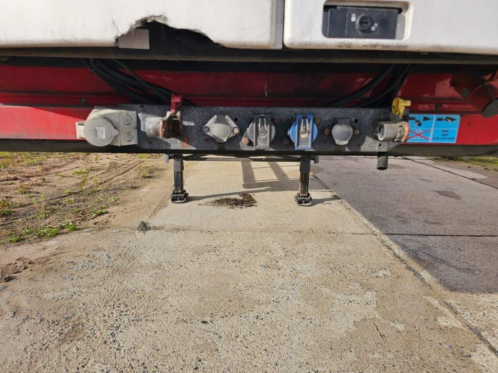 Fahrzeugabbildung Schmitz Cargobull Tiefkühler City, 2. Achse drehbar, Carrier 1550