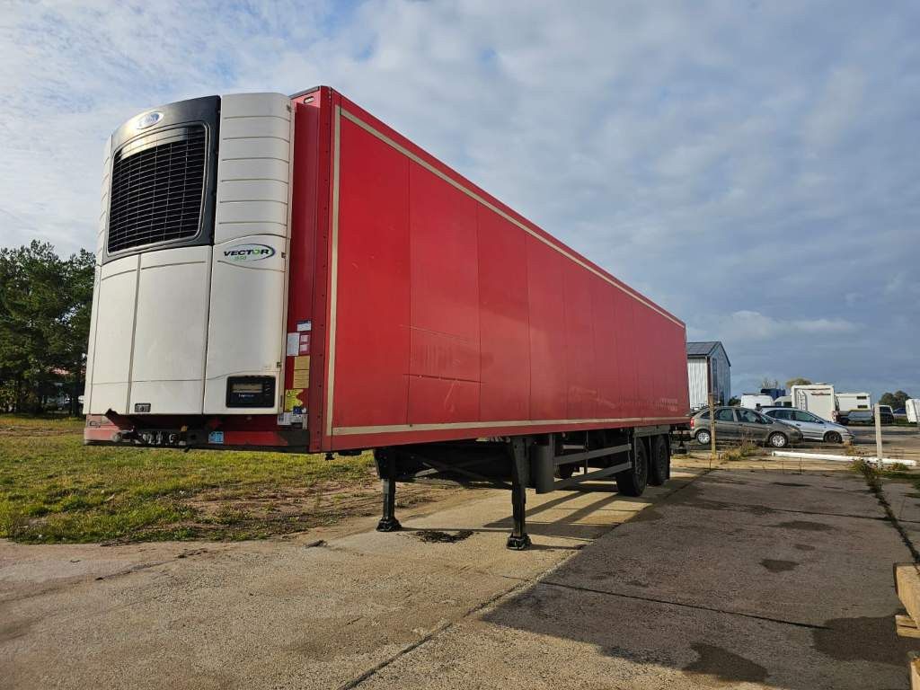 Fahrzeugabbildung Schmitz Cargobull Tiefkühler City, 2. Achse drehbar, Carrier 1550