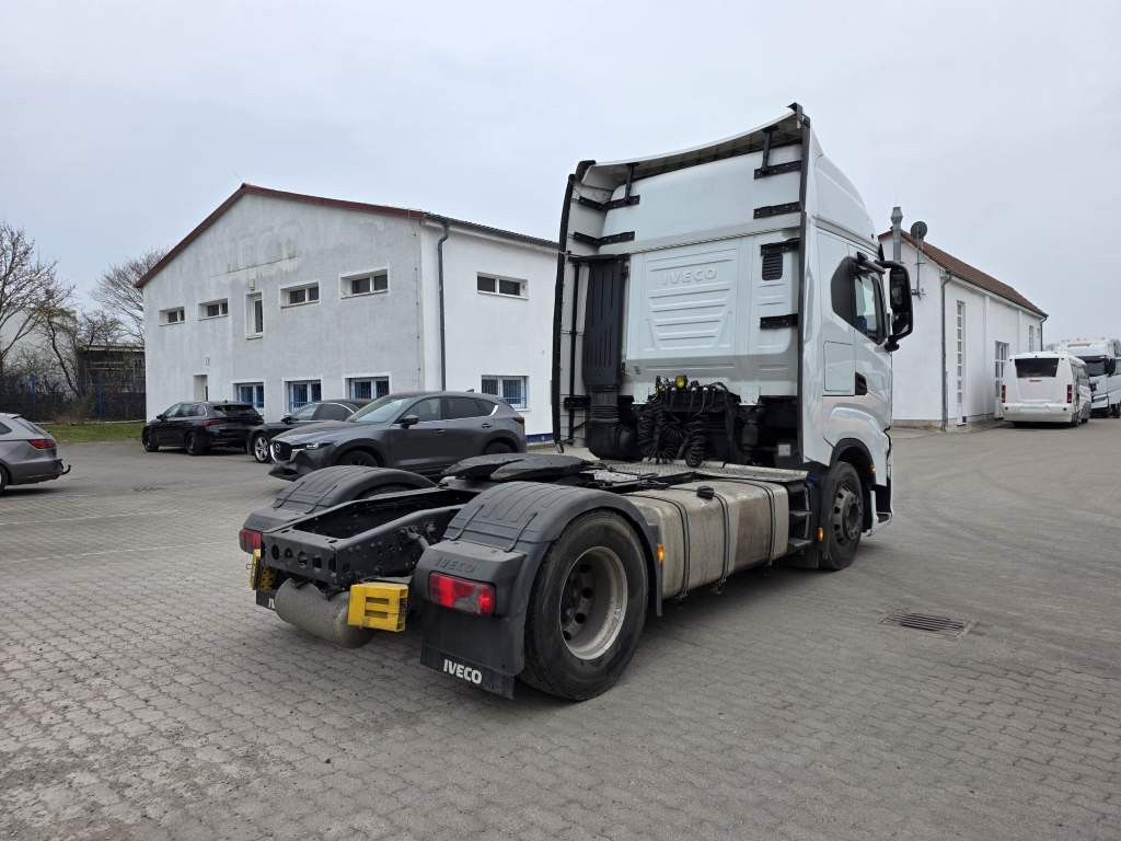 Fahrzeugabbildung Iveco 480 S-Way, 2 Kreis-Hydraulik, Retrader