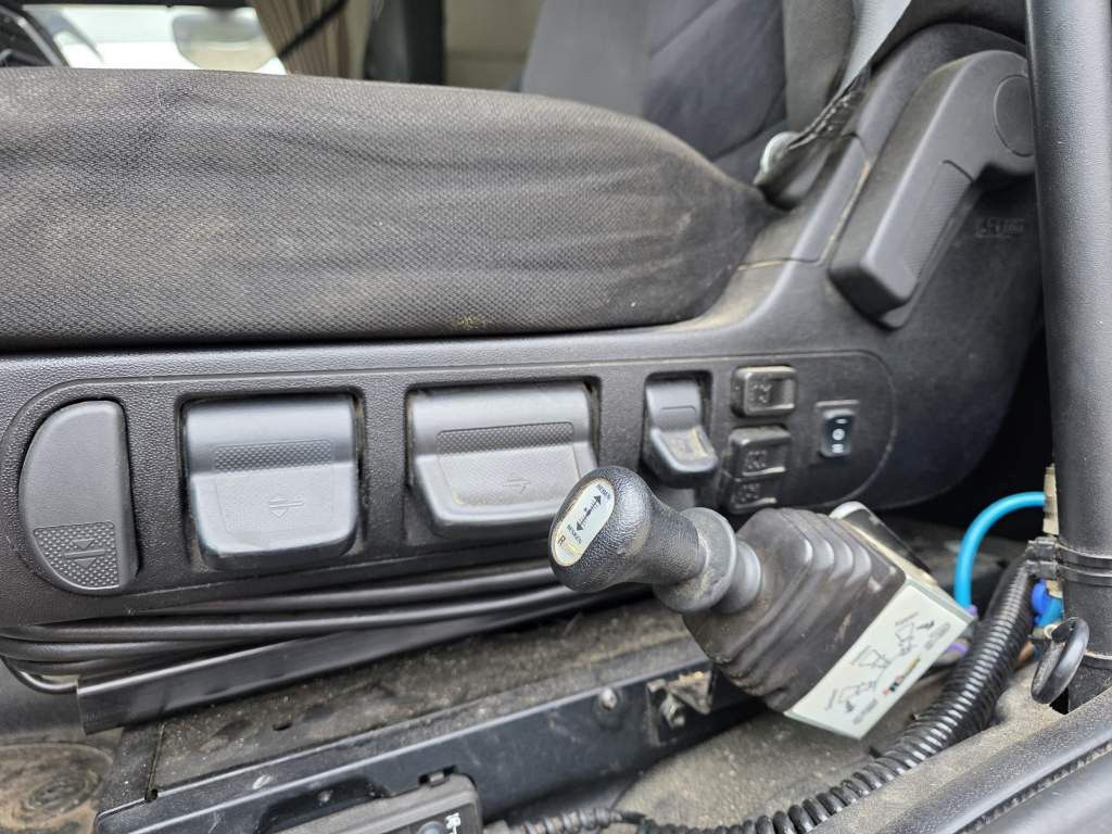 Fahrzeugabbildung Iveco 480 S-Way, 2 Kreis-Hydraulik, Retrader