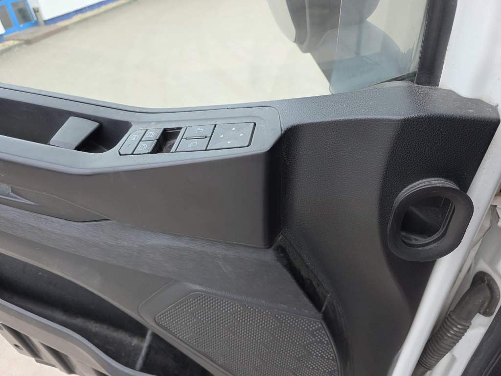 Fahrzeugabbildung Iveco 480 S-Way, 2 Kreis-Hydraulik, Retrader