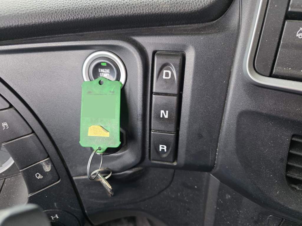 Fahrzeugabbildung Iveco 480 S-Way, 2 Kreis-Hydraulik, Retrader