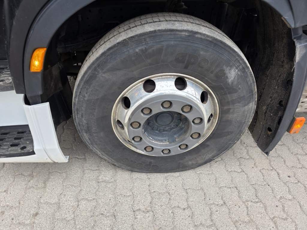 Fahrzeugabbildung Iveco 480 S-Way, 2 Kreis-Hydraulik, Retrader